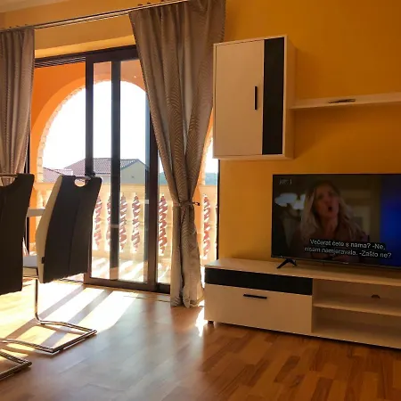 Sunny Day Apartment *